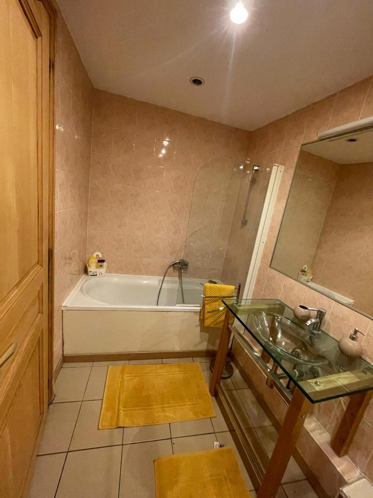 Spacious Centre Apartment *